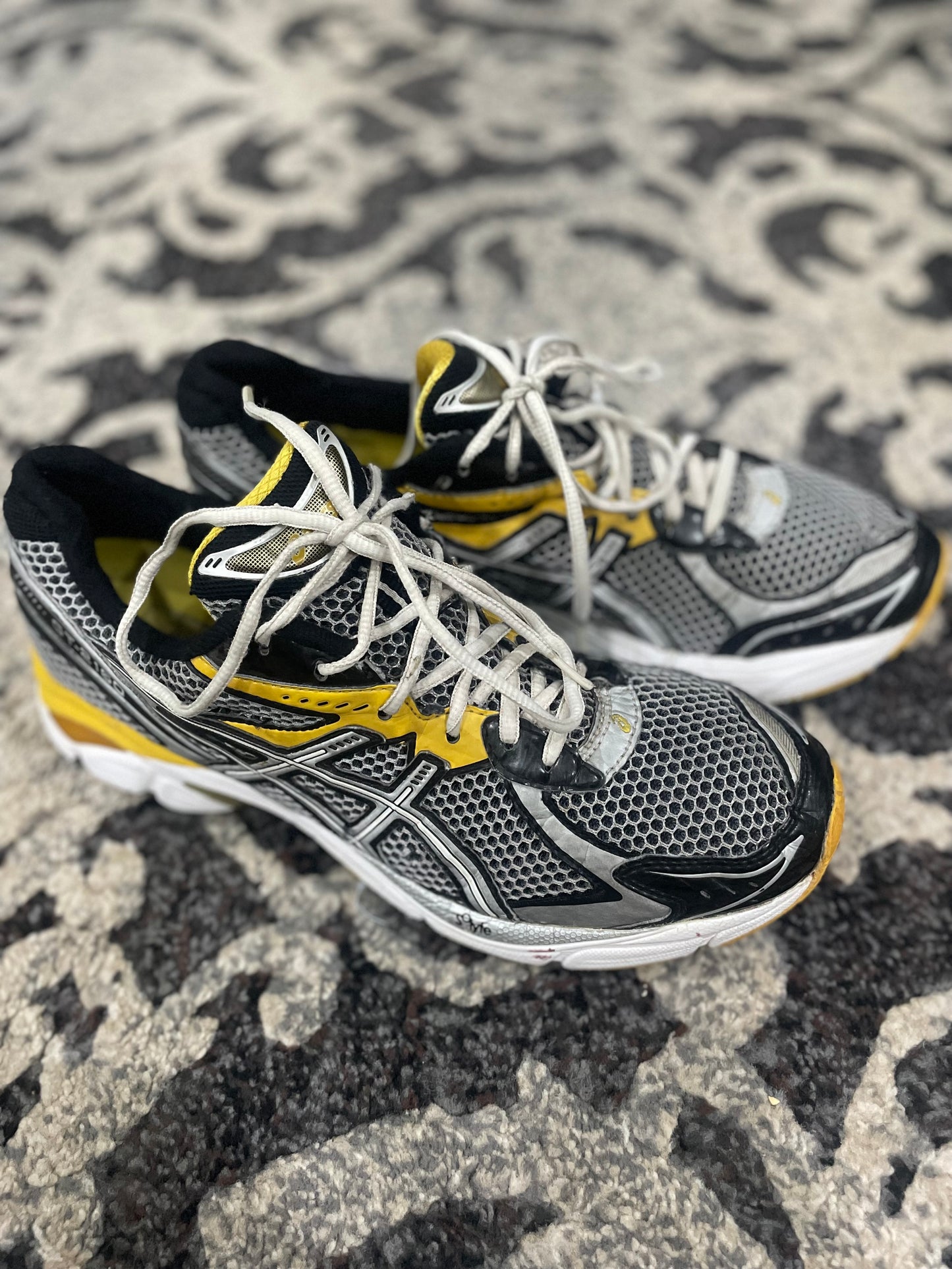 ASICS GT-2160 Black Yellow White | Preloved Running Shoes