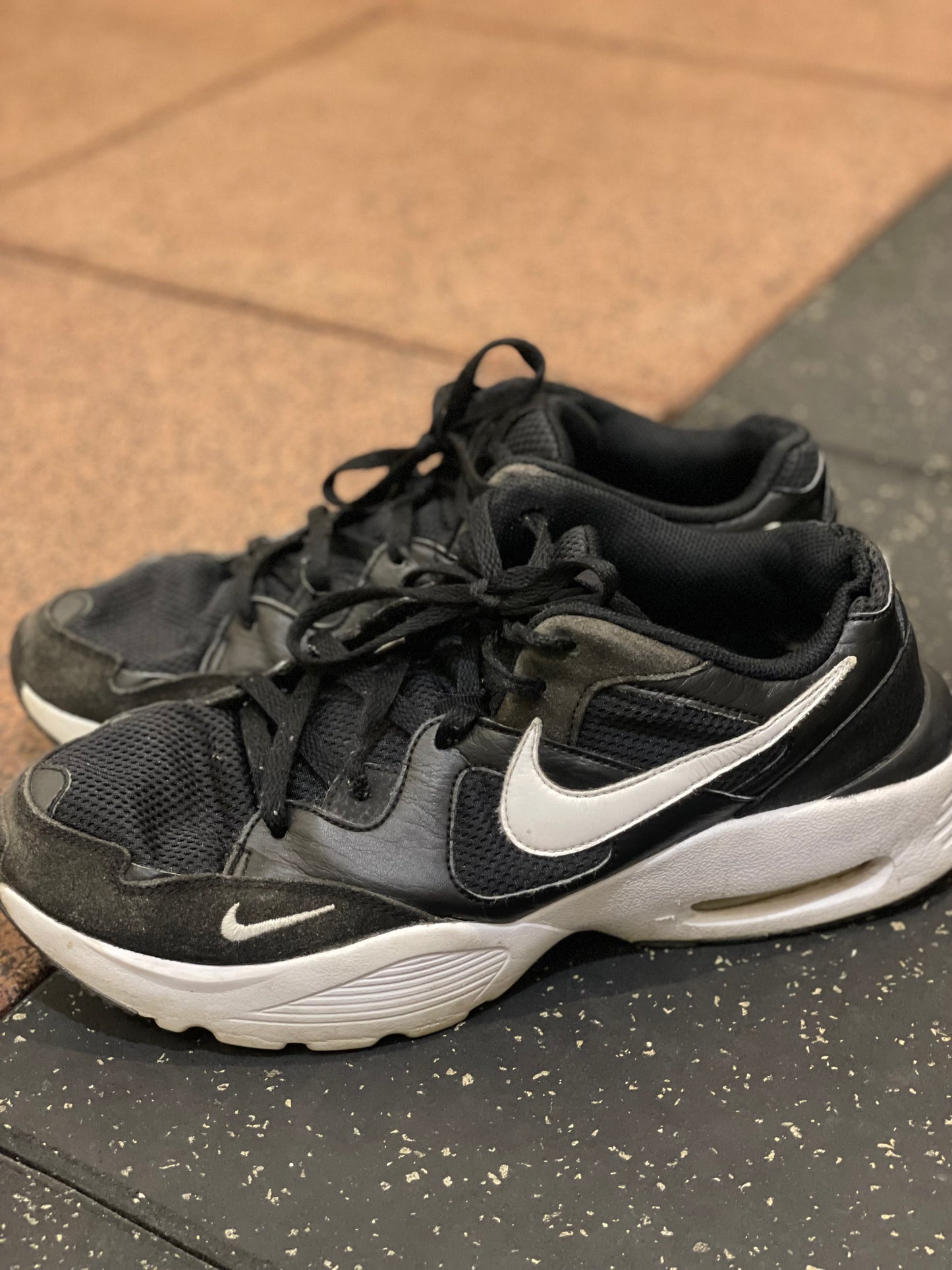Nike Air Max Black White | Preloved Casual Shoes