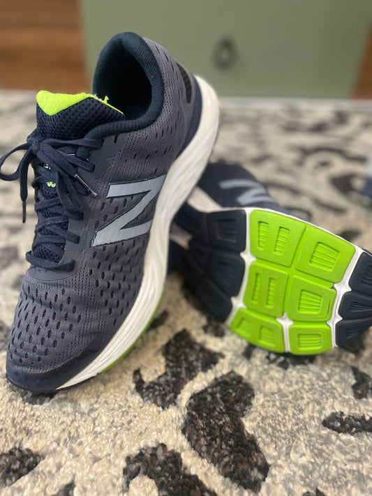 New Balance Dark Grey Neon Green | Preloved Running Shoes