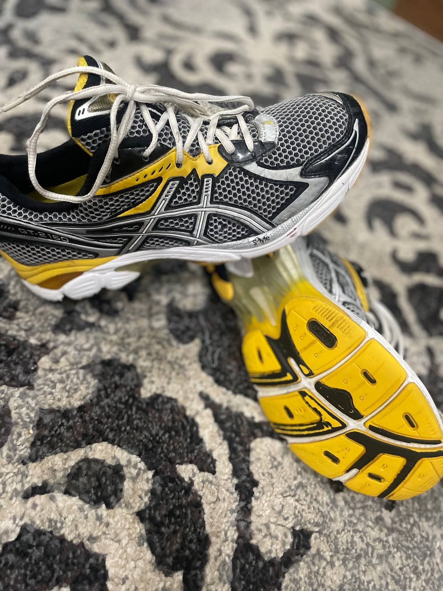ASICS GT-2160 Black Yellow White | Preloved Running Shoes