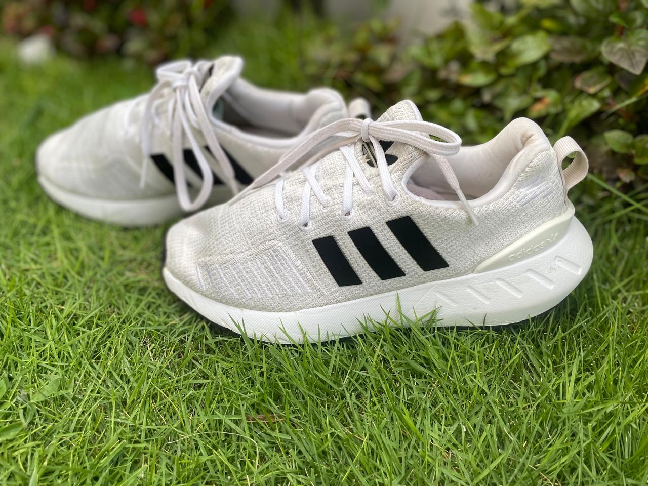 Title: Adidas Swift Run | White Black | Premium Condition